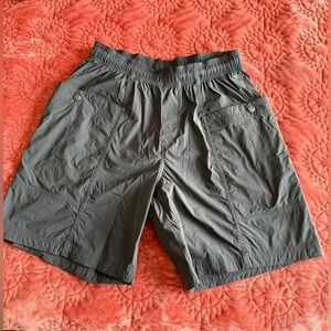 Men’s SMALL Lululemon Lightweight Cargo Pocket Short 8”